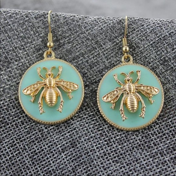 Jewelry - NEW Cute Light  Green Halo Errings